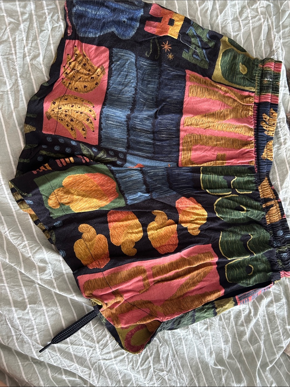 Farm Rio Graphic Shorts - Picture 7 of 9